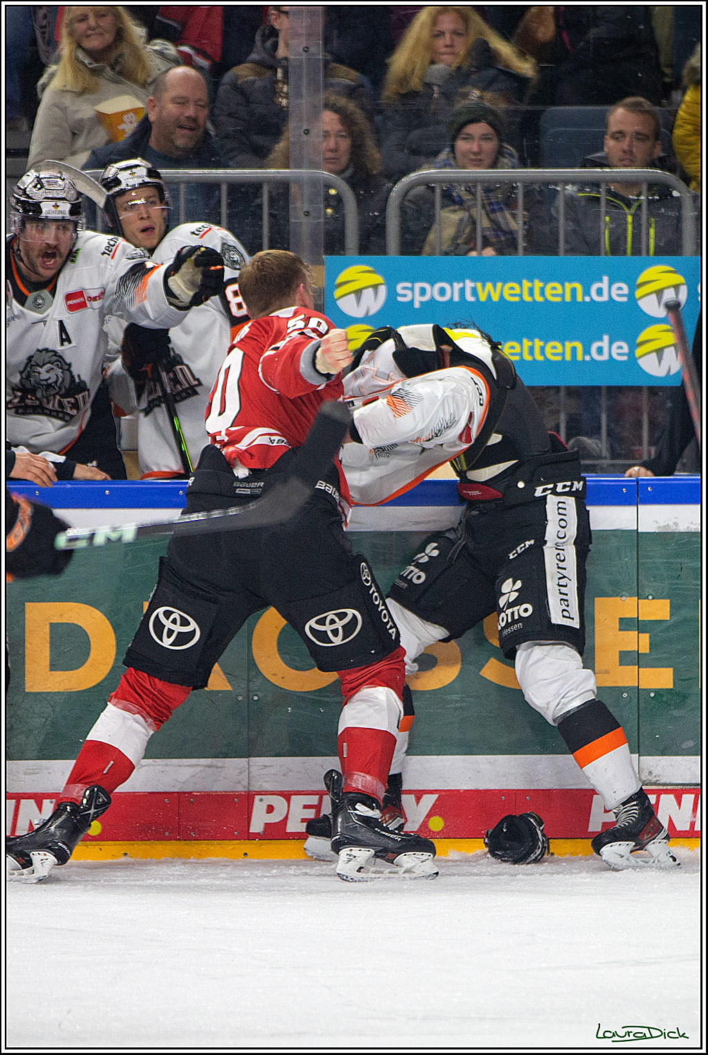 PENNY DEL; Koelner Haie- Loewen Frankfurt; Koeln, 18.12.2022